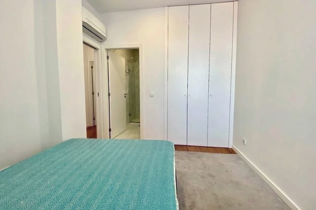 2 BDR & 2 BTHR Duplex with 2 balconies