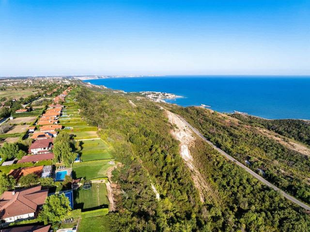 Luxury Villa with Pool- 4 Bedrooms in BlackSeaRama