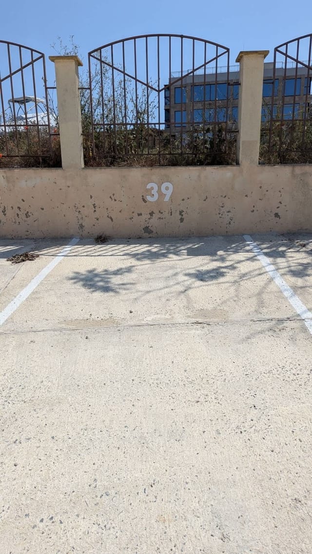 Harmani Haven 1BD Apart + Parking by Flat Manager