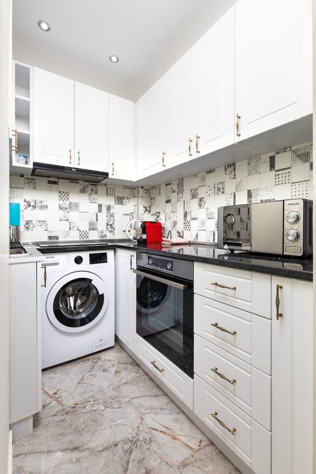 Bright Plovdiv Escape: Modern & Cozy 1BD Apartment