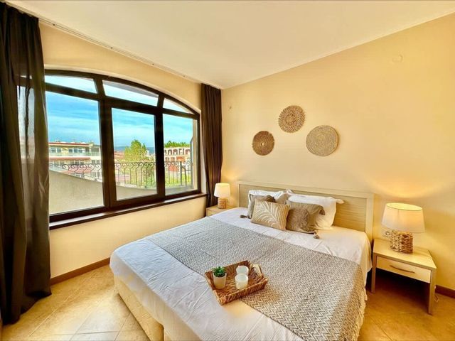 Cozy Apartment with Balcony  Royal Sun