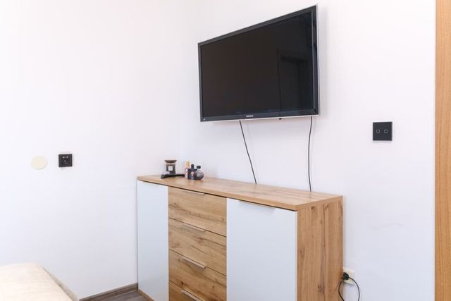 Serene Luxe Oasis Retreat on the Outskirts