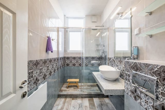 New 1930s quiet central apartment w/AC - 2 bedroom