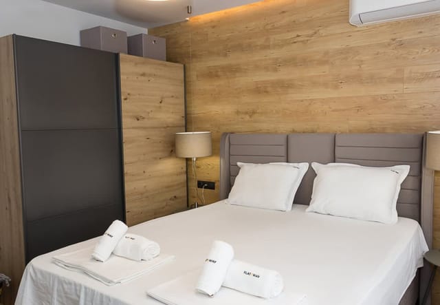 1BD Sea Garden Retreat with Dedicated Workspace