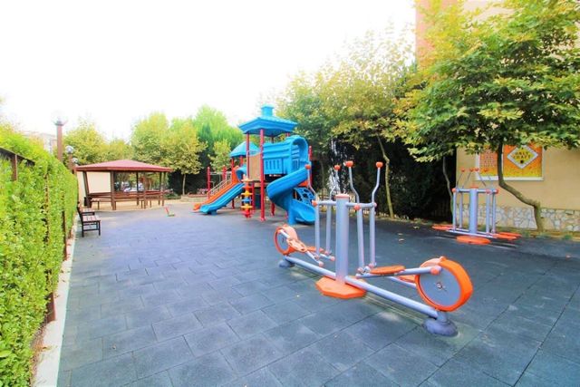 Holiday Cozy Apartament with Pool View