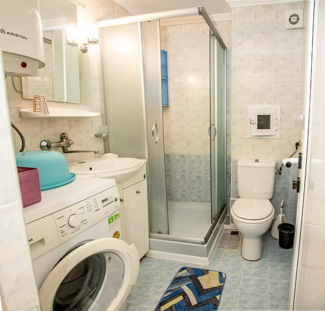 Spacious & Sunny Maisonette w/ Terrace near Centre