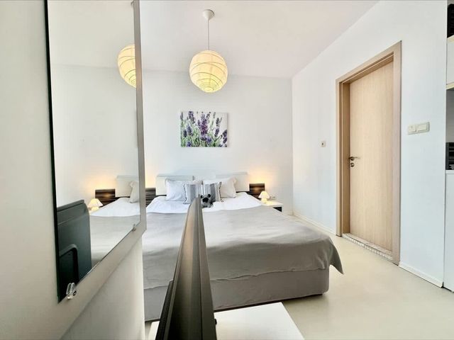 Cozy Rainbow 3  studio pool view