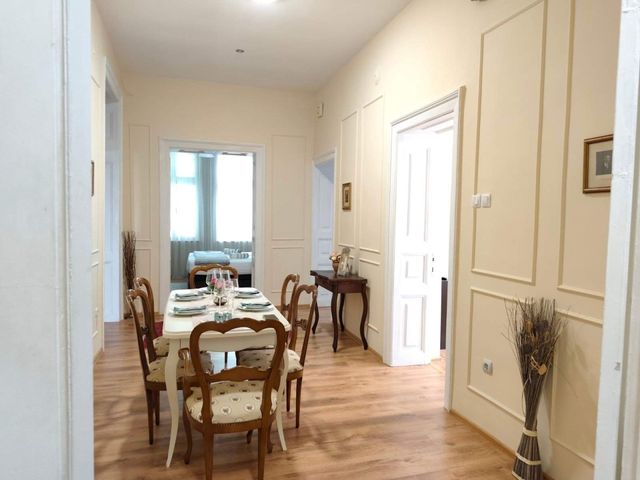 Apo Apartment - Top Center