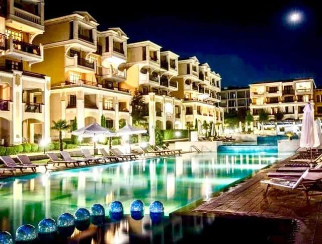 Lovely 1BD Apartment in a Green Life Resort