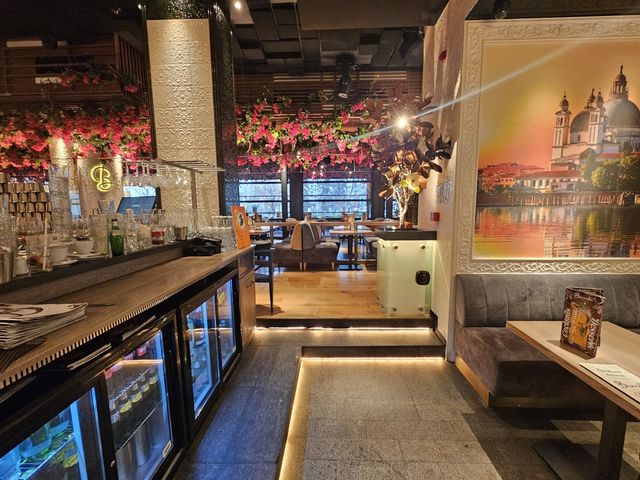 Luxuriously Romantic Restaurant in the Heart of Sofia