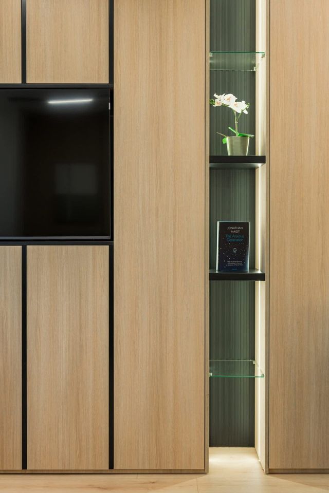 Modern Apartment in Top Center | Steps from Beach