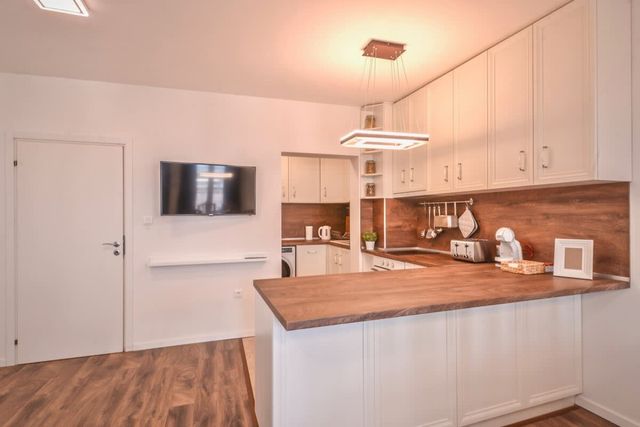 Spacious 2BD/2BA Flat - South Park & Vitosha Views