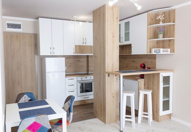 Sunny Blue  One-Bedroom Flat with Balcony