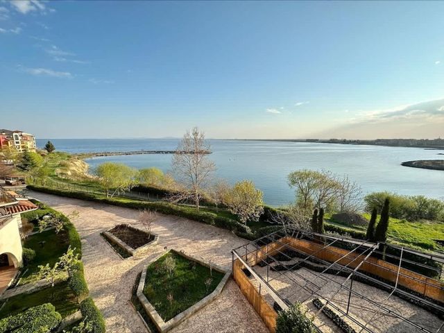 Cozy Aheloy  Marina Cape  Nice 2 bed sea view