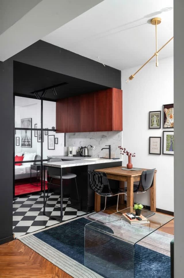 One Bedroom with Parking - Women's Market