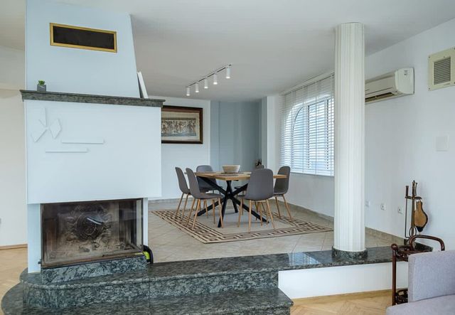 3BD Maisonette with Sea Views - Next to Sea Garden