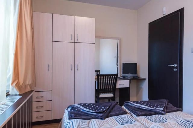 Charming, fully-furnished, 2-bedroom apartment