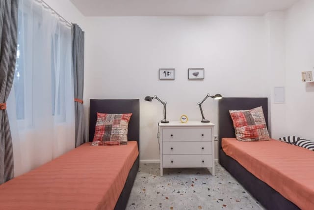 Cosy &amp; renovated 2BD flat near Vitoshka - Photo 4