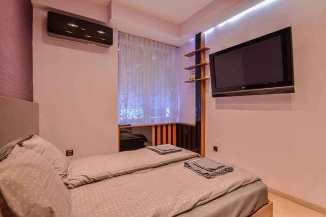 Extravaganzzo - Super Central One Bedroom Modern