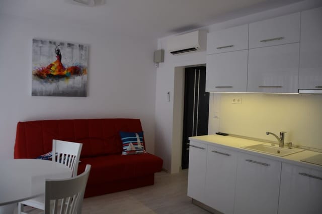 Unbeatable Location: New Lux Apartment Varna beach - Photo 4