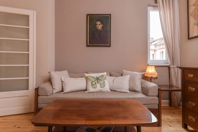 Chez Marie - Cozy One-Bedroom with Balcony