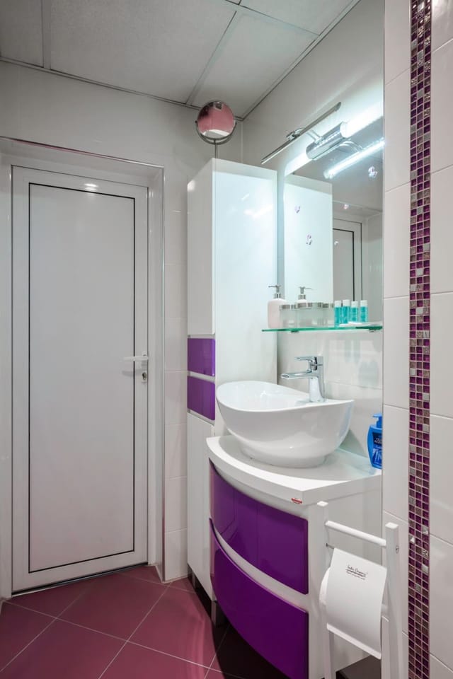 Bright & Central 1BD Flat - Dedicated Work Space