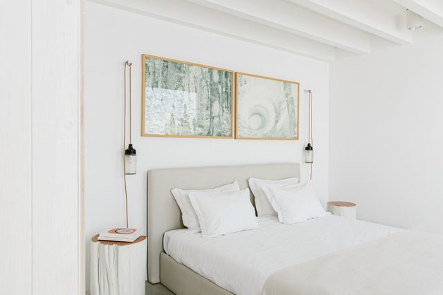 Casa da Volta — Contemporary Walled Villa with Courtyards & Exceptional Natural Light