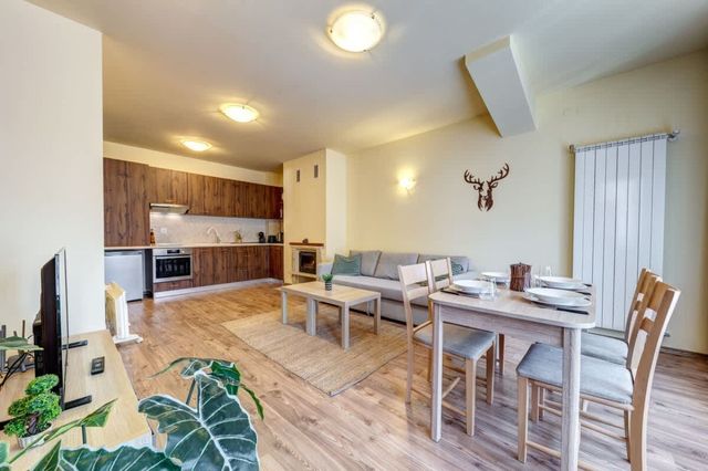 Cosy 1BD Apt w/ Free Parking and Balcony