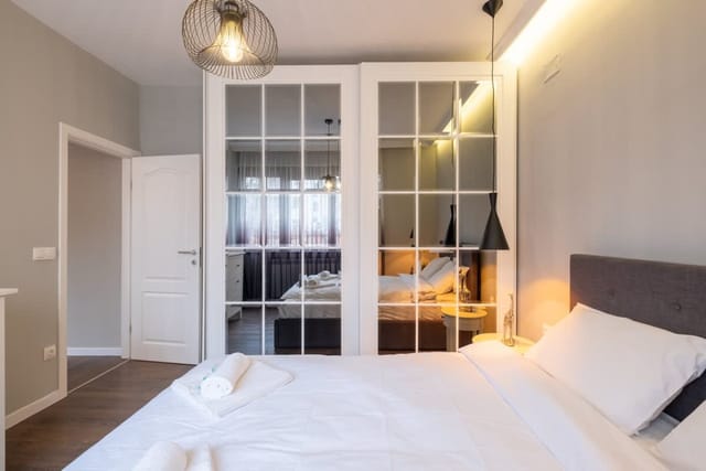 Designer & Cozy 2BD Flat In the city center