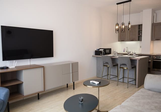 Moonlight Terrace – Panoramic Views, Luxe Comfort