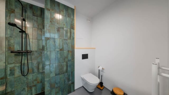 Aviva City Stay – Noir Studio