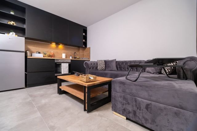 Central Plovdiv: Modern 1BR with Netflix & Balcony