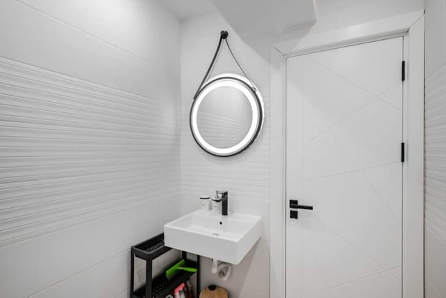 AeroLuxe Living 1BD Apartment