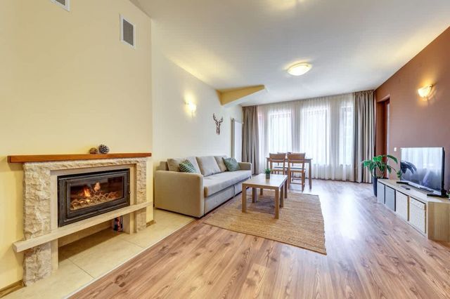 Cosy 1BD Apt w/ Free Parking and Balcony