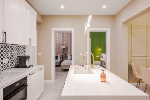 Central Stylish Suite & Studio with Shared Terrace