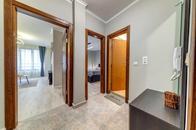 Dream View 1BD | Quick Slope Access