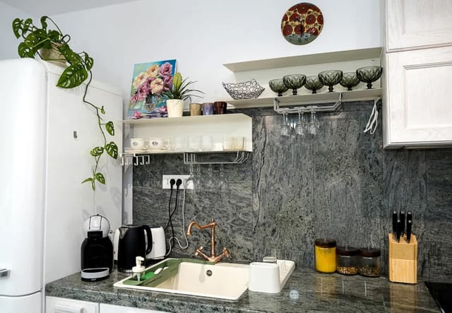 Stylish Flat with Balcony & City Views–Briz, Varna