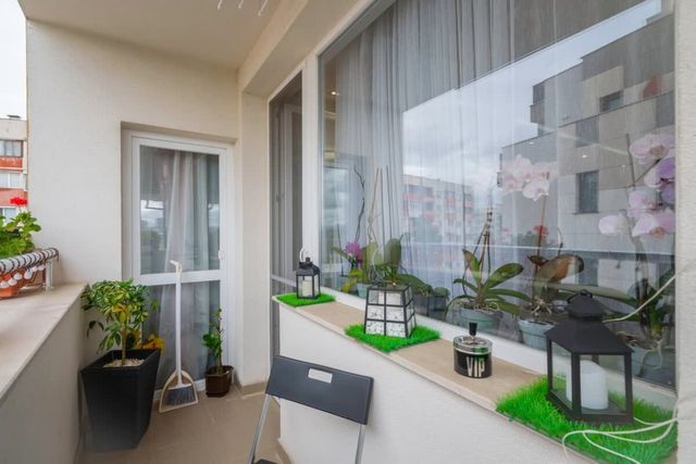 Feel Right at Home - Bright and Modern Apartment