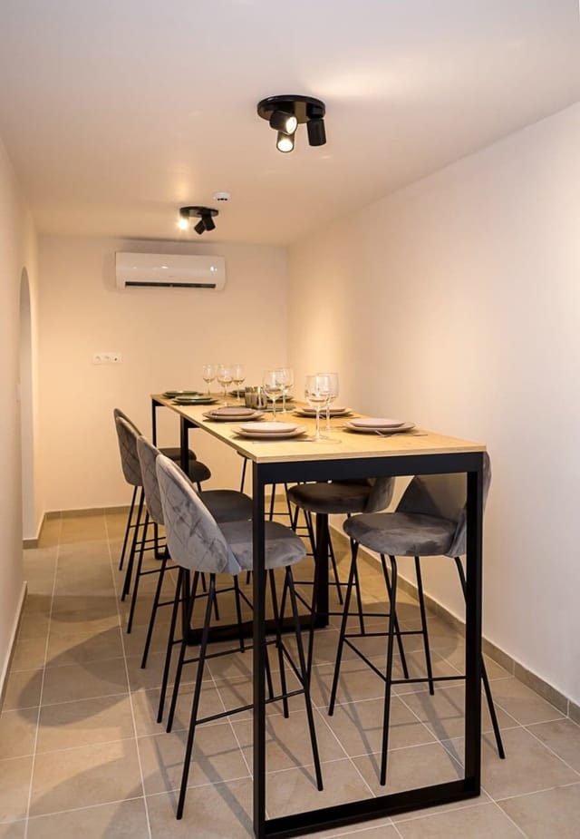 Private Villa with 5BD, Pool & Stunning Sea Views