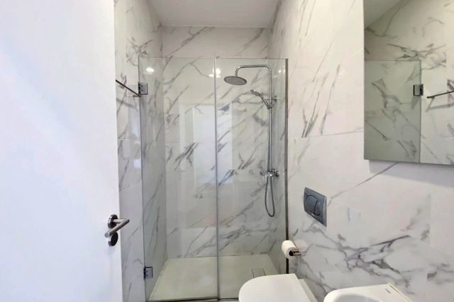 2 BDR & 2 BTHR Duplex with 2 balconies