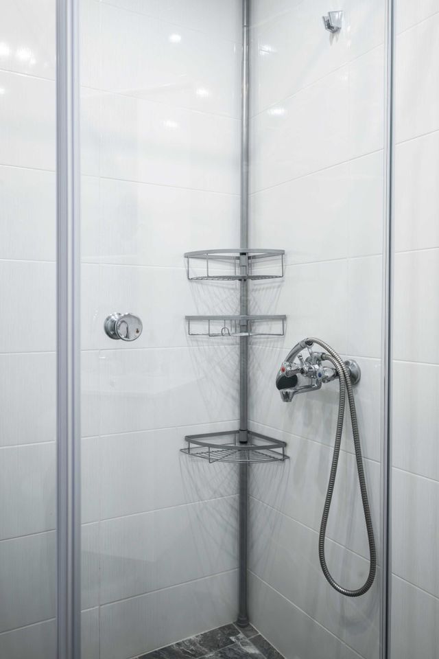 Sunny & Modern 1BD Apartment