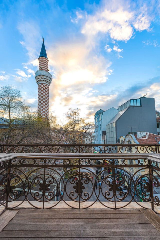 1BD Apartment with a Cute Balcony in Kapana