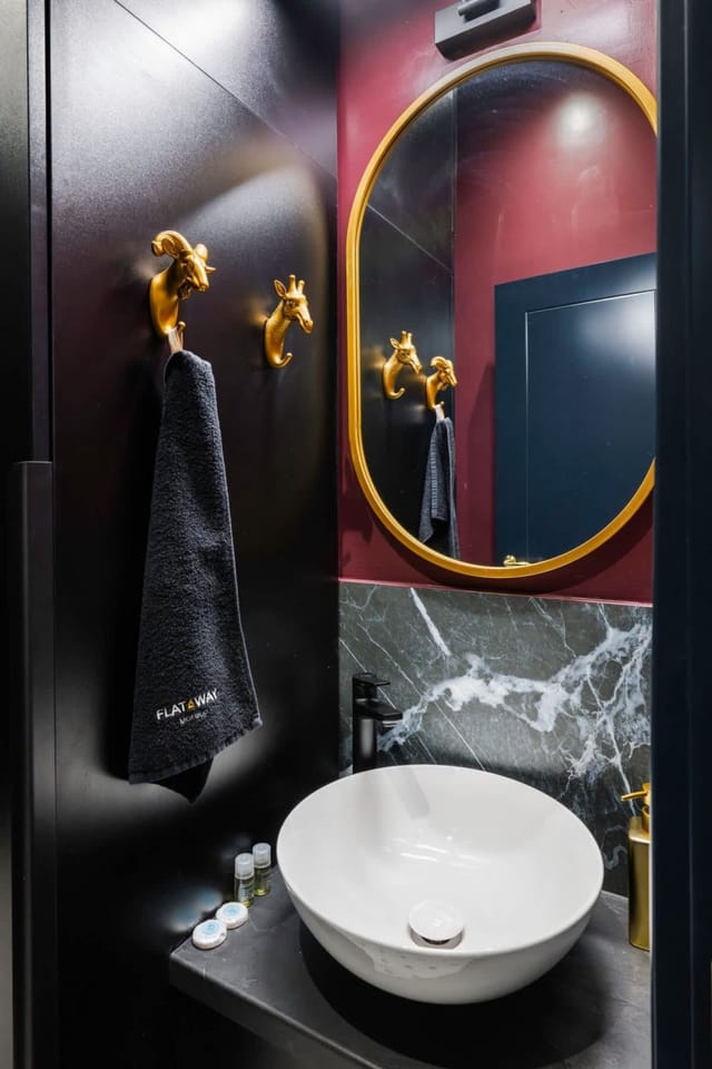 Royal Retreat - Your central designer spot