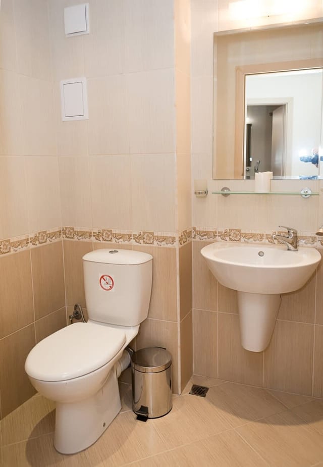 Seaside Bliss: Elegant 1BD with Stunning View