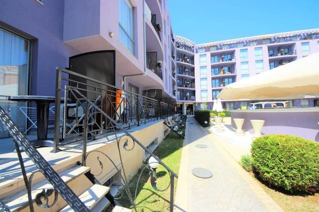 Cozy  pool view apartment on complex Rainbow 3