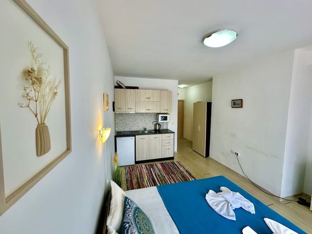 Cozy pool view studio  Sunny View Central