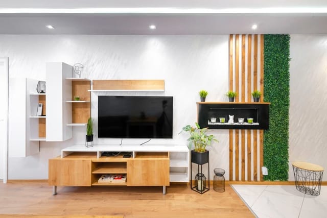 Feel Right at Home - Bright and Modern Apartment