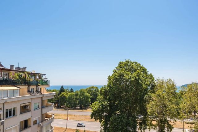 Breezy Boho 2BD Home with Sea View – Chayka