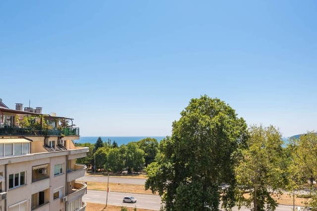 Breezy Boho 2BD Home with Sea View – Chayka