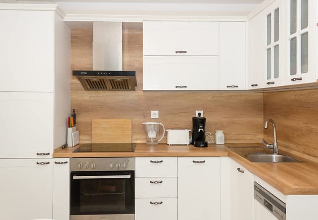 Primorki Park 1BD Flat with Desk & Balcony